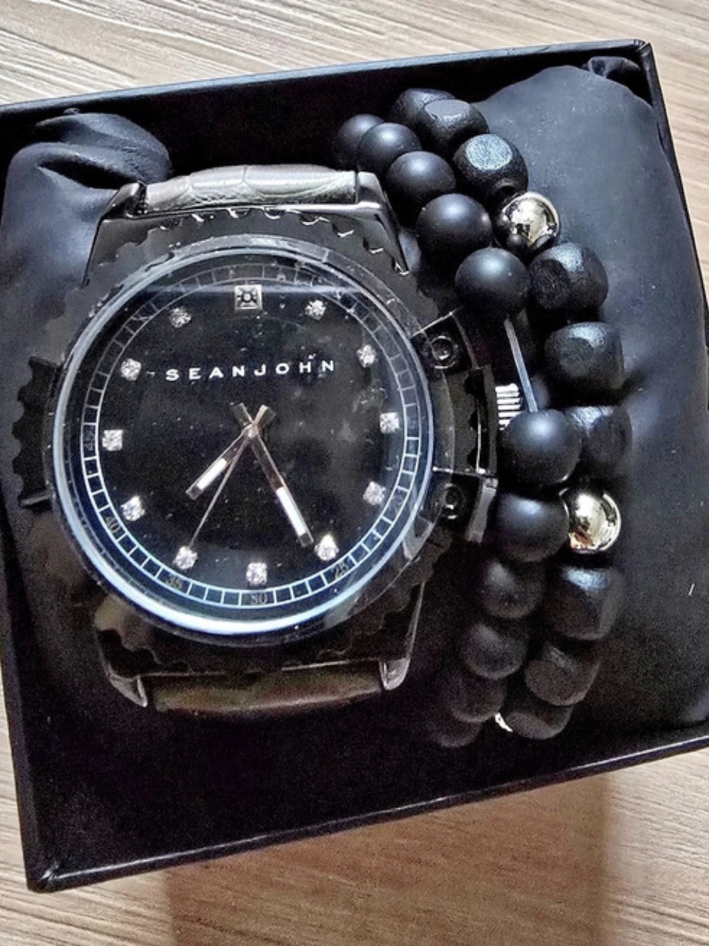 Sean John Black Watch & Beaded Bracelet Set. Battery Needs Replacement